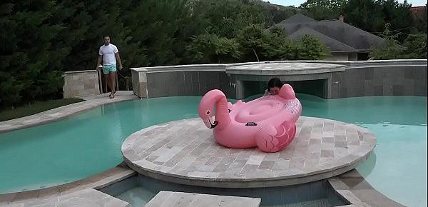  Skinny american teen fucked at the swimming pool